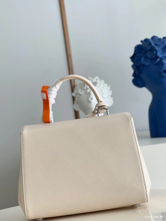 First bag LOUIS VUITTON BB CHANELUNY 0808